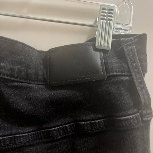 Madewell Jeans Womens 34P Washed Black 10" High Rise Skinny Raw Hem Button Fly - Picture 5 of 6